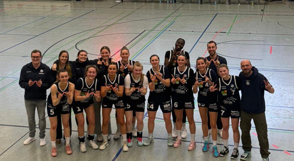 AstroLadies gewinnen in Berlin und starten als Viertplatzierte in die Playoffs